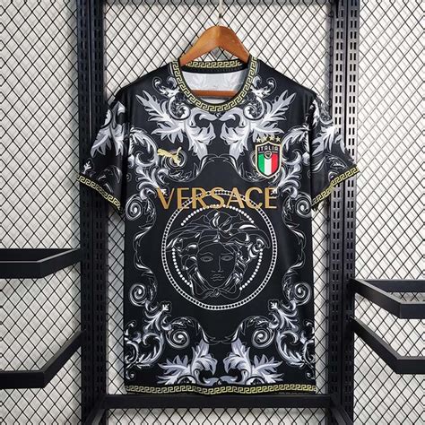 italia maglia versace|Italia Versace 2024 Nero e Giallo ☆ Spedizione gratuita ☆ .